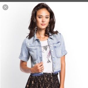 GUESS short sleeve denim jacket. Size S